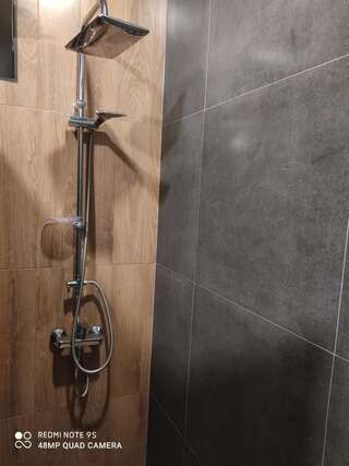 Отели типа «постель и завтрак» Garden Lounge Hotel Ереван Двухместный номер Делюкс с 1 кроватью или 2 отдельными кроватями-5