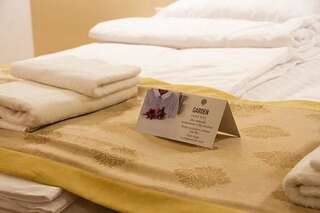 Отели типа «постель и завтрак» Garden Lounge Hotel Ереван Двухместный номер Делюкс с 1 кроватью или 2 отдельными кроватями-2