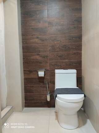 Отели типа «постель и завтрак» Garden Lounge Hotel Ереван Двухместный номер Делюкс с 1 кроватью или 2 отдельными кроватями и балконом-5